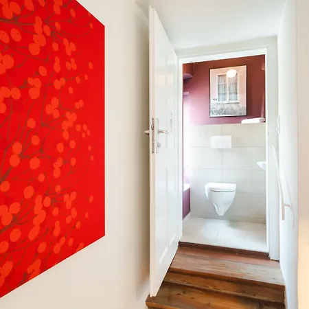 Red Flat By Grazrentals Family Friendly With Kids Bed & Free Parking 아파트