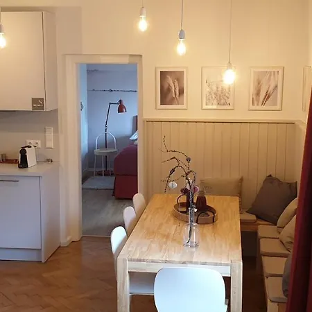 Red Flat–enchanting-beside Kf Uni–free Parking Graz