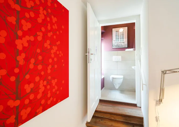 Red Flat By Grazrentals Direct By & Free Parking 公寓